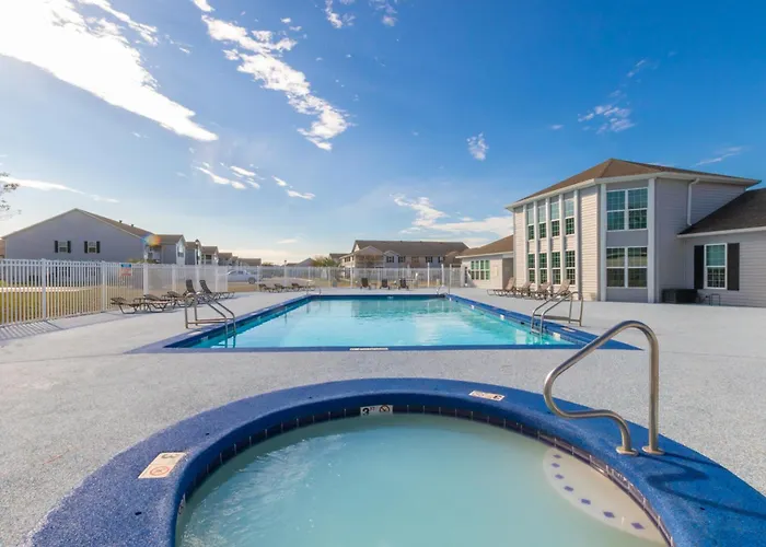 Colony Club G5 Apartment *